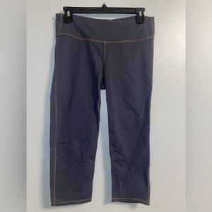 Athleta grey cropped leggings
